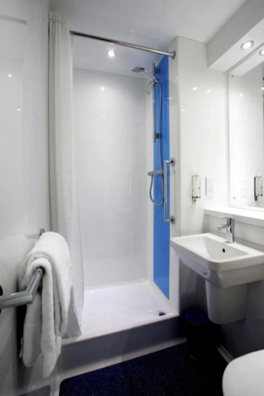 Travelodge Llanelli Cross Hands Luaran gambar